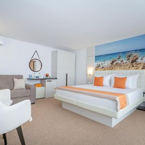 Zimmer mit Kingsize-Bett
